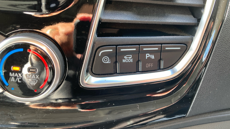 Ford Transit Custom 320 L1 Diesel Fwd 2.0 EcoBlue 170ps Low Roof D/Cab Limited Van Auto